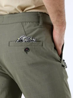 Andy Don B Pantaloni casual da uomo a quadri con dettaglio a catena - verde