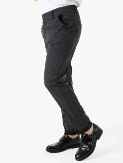 Andy Don B Pantaloni casual da uomo con stampa texture e dettaglio catena - nero