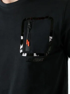 Baci & Abbracci T-shirt girocollo da uomo in cotone con taschino e zip - nero