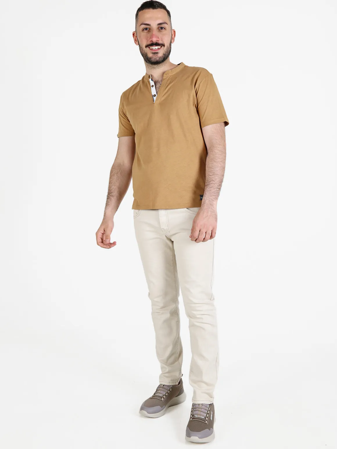 Baci & Abbracci T-shirt uomo con bottoncini sullo scollo