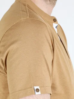 Baci & Abbracci T-shirt uomo con bottoncini sullo scollo