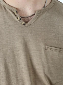 Bad Boys T-shirt da uomo in cotone con scollo V e taschino - taupe