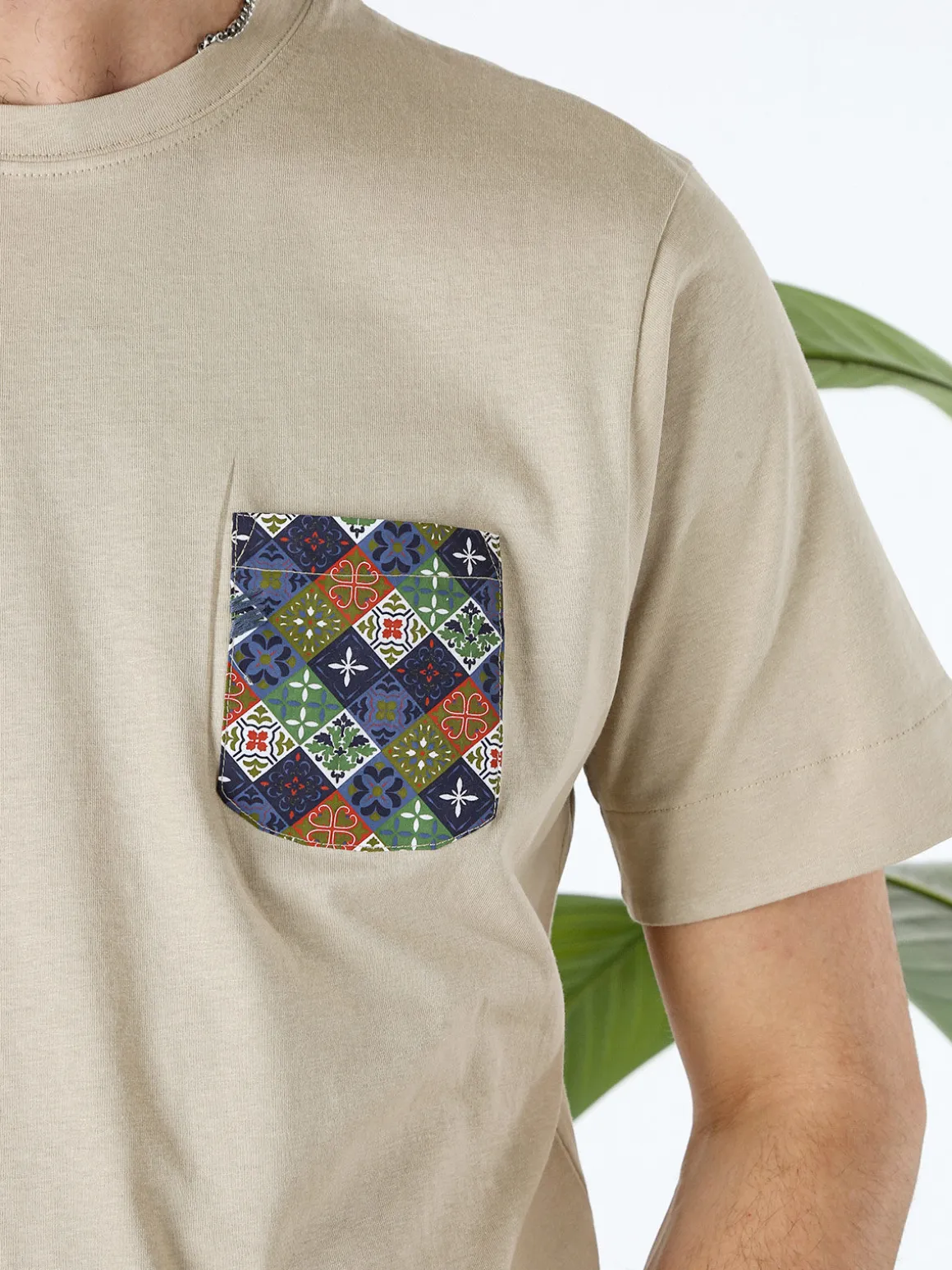 Bad Boys T-shirt girocollo da uomo in cotone con taschino decorato - sabbia