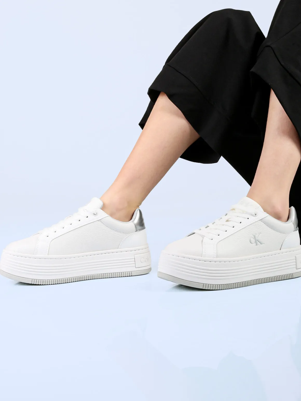 Calvin Klein BOLD FLATFORM LOW Sneakers in pelle donna