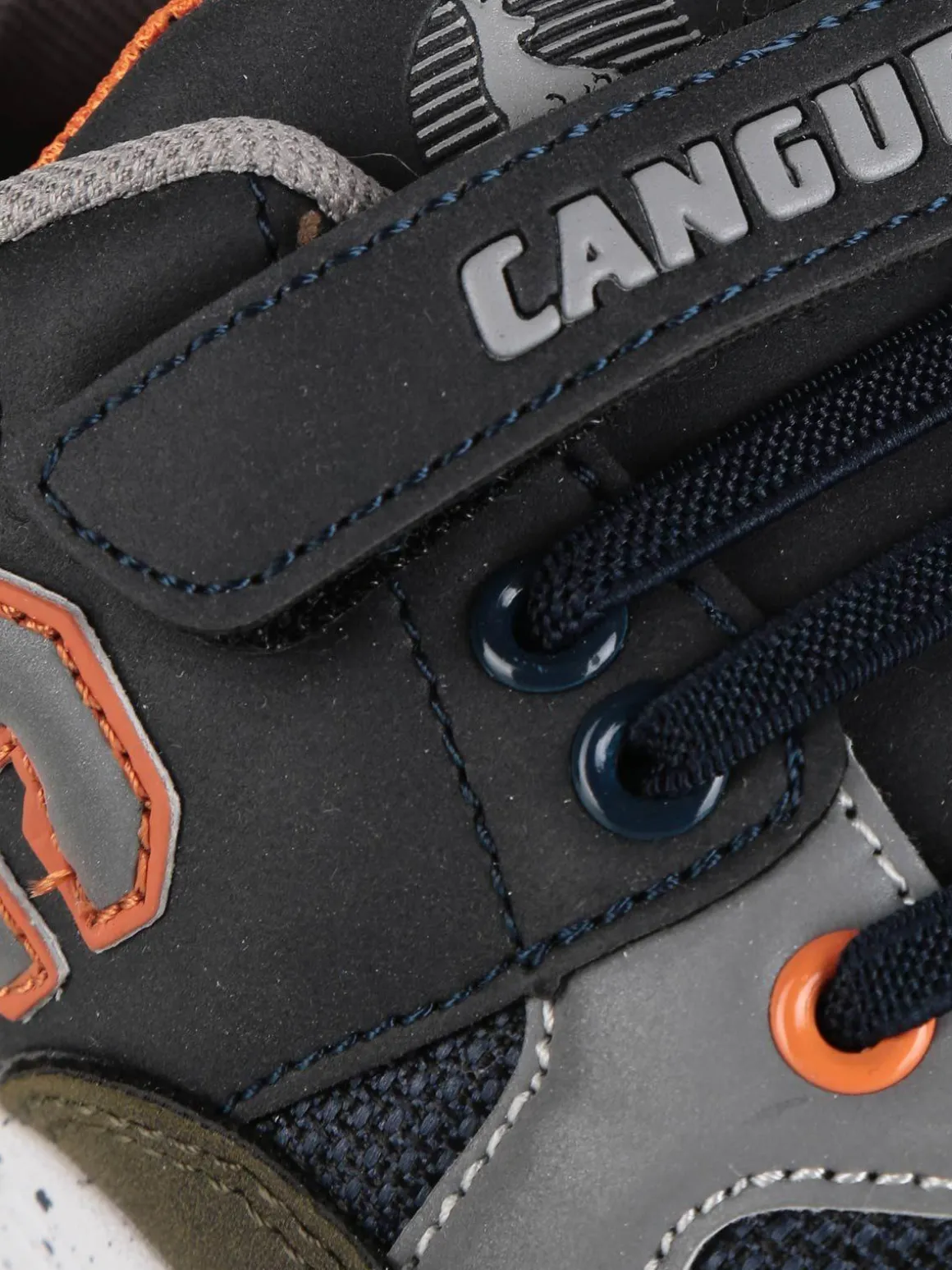 Canguro Scarpe sportive bambino con strappo