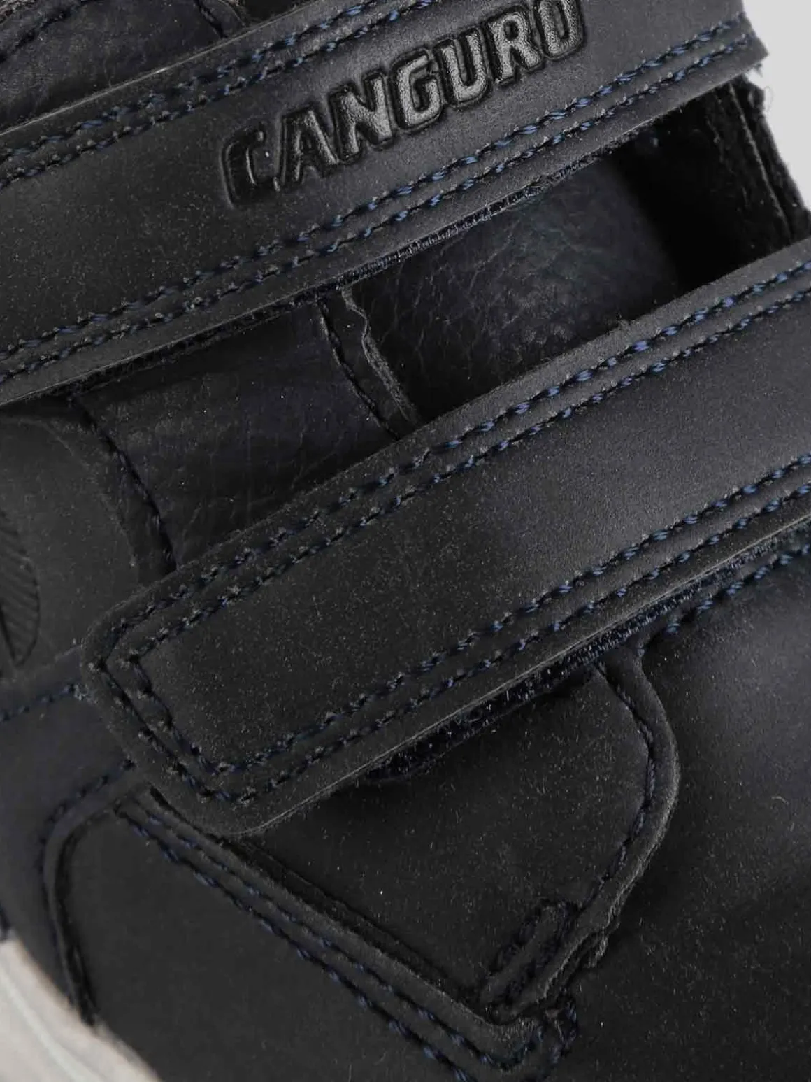 Canguro Sneakers alta con strappi per bambino