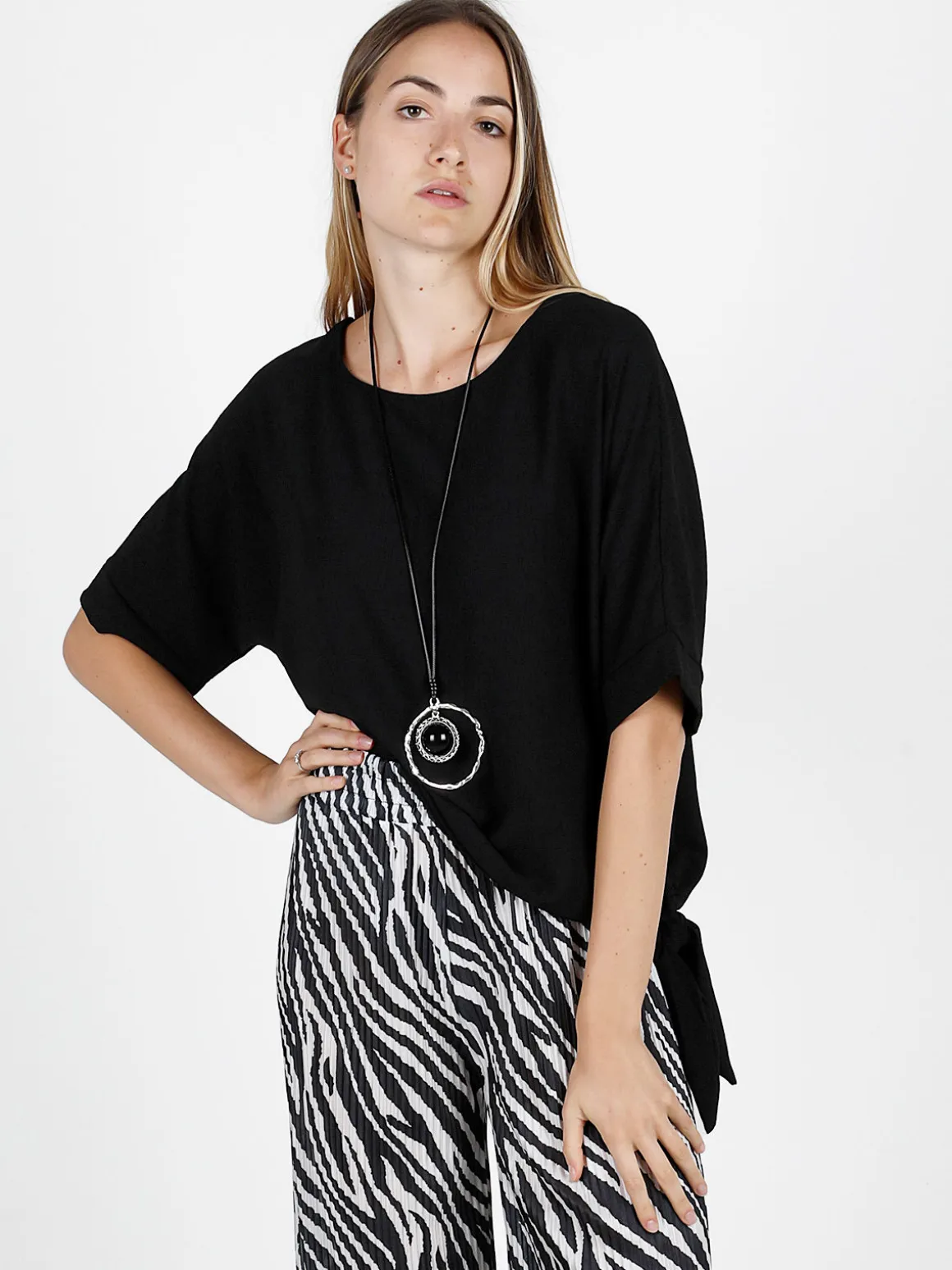 Deva Moda Blusa donna a maniche corte con anello laterale