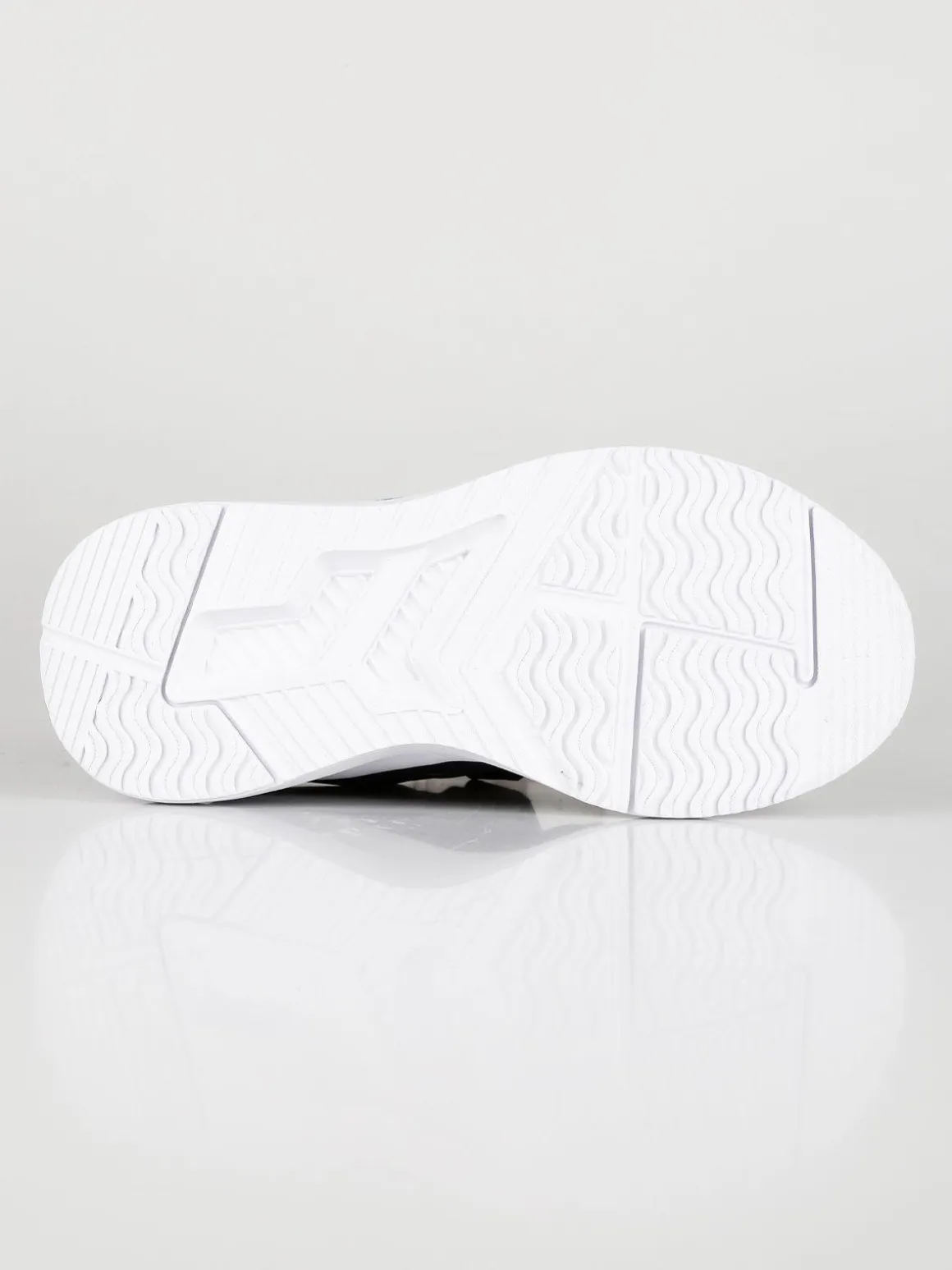 Ellesse Sneakers con strappo