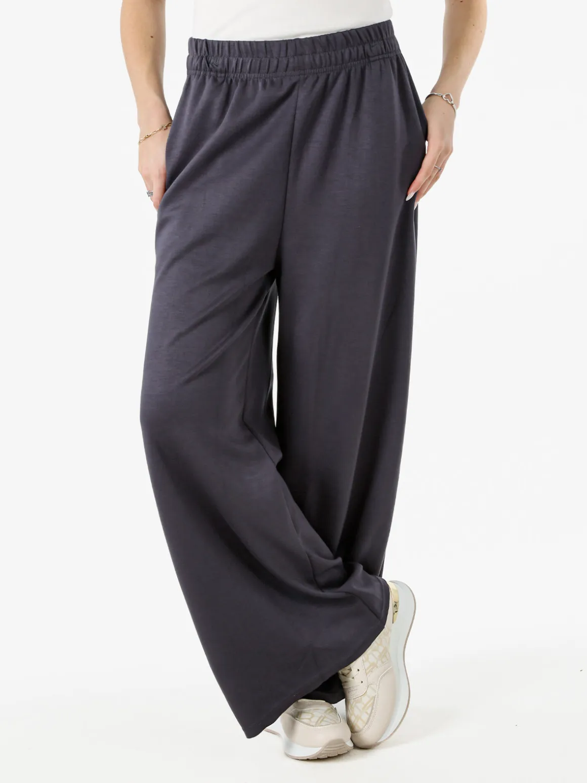 Essenziale Milano Pantaloni donna a palazzo in felpa - grigio scuro