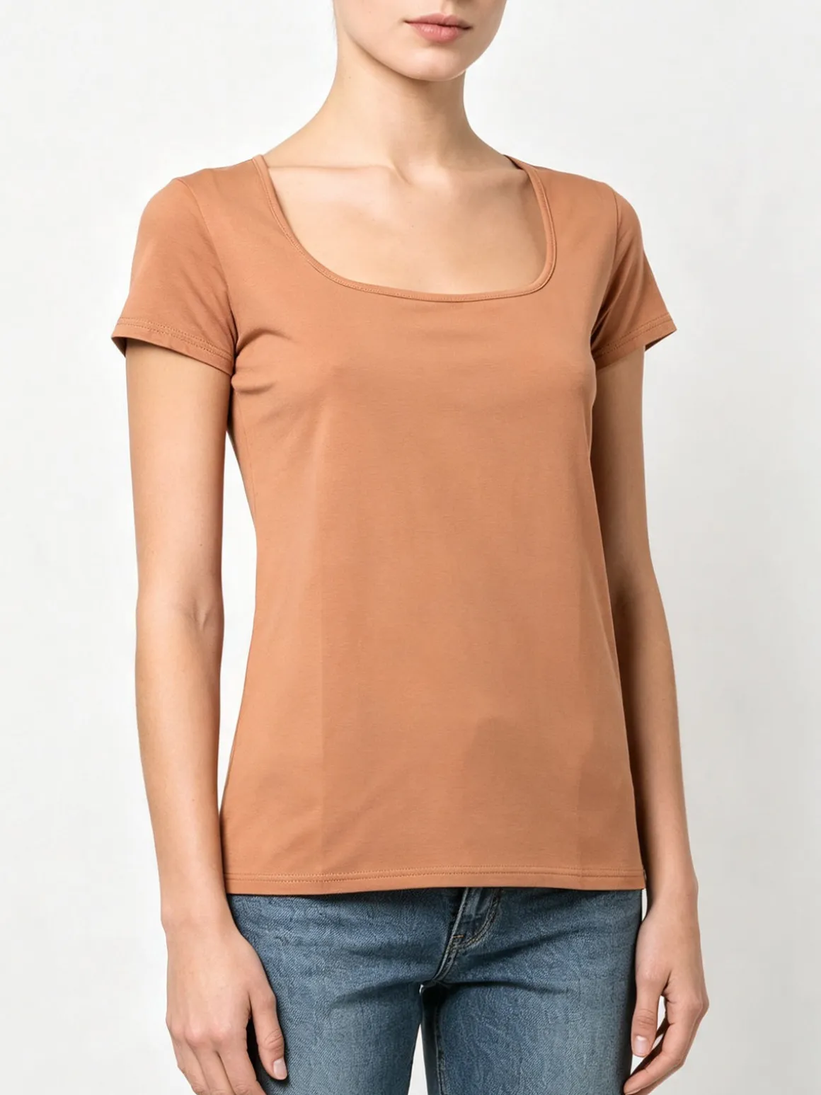 Essenziale Milano T-shirt da donna in cotone con scollo quadrato - cammello