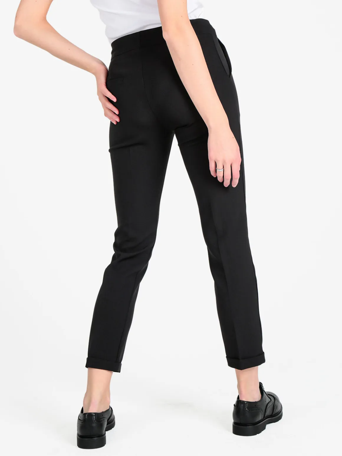 Frenetika Pantaloni classici da donna con risvolto