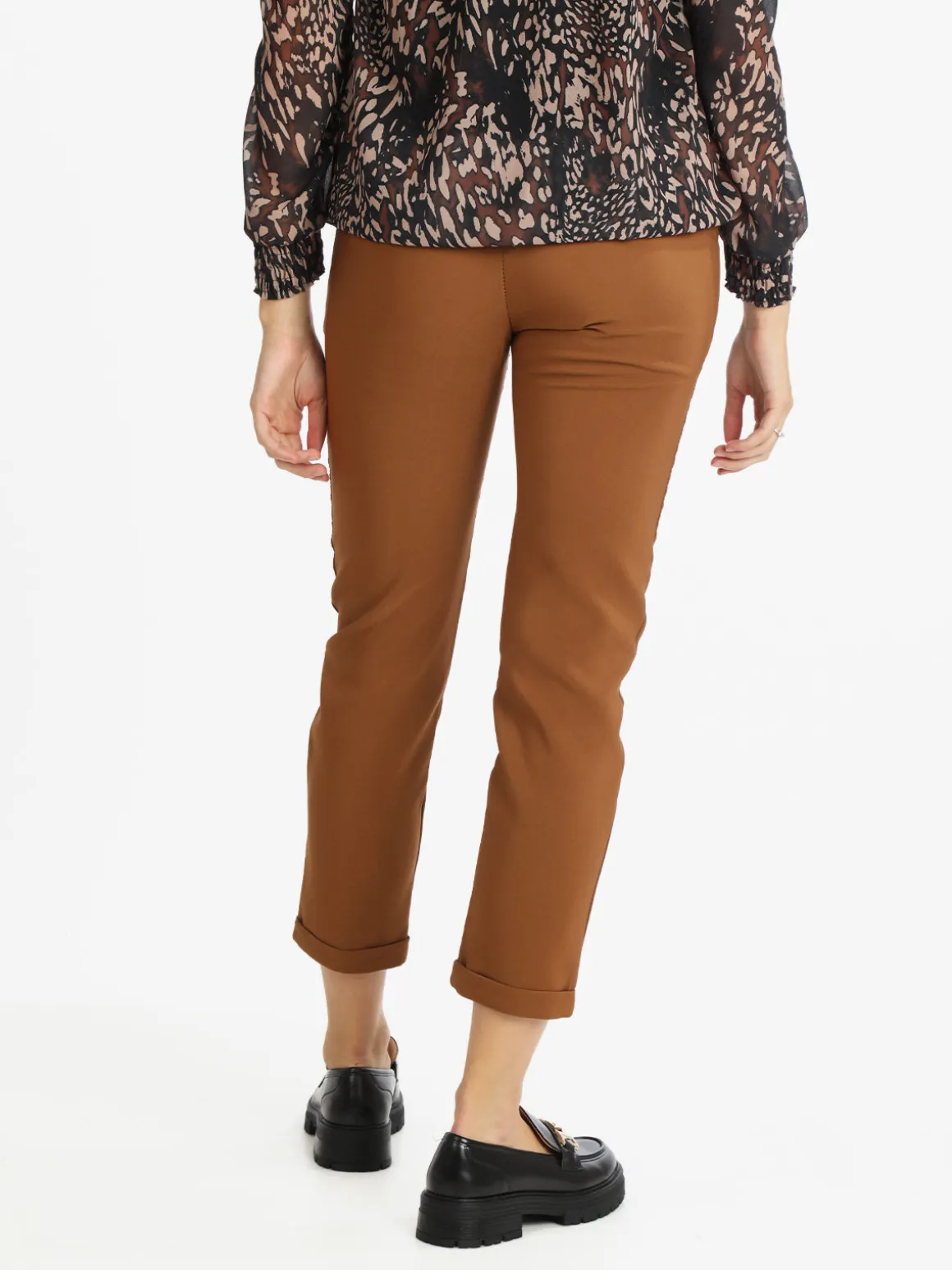 Frenetika Pantaloni cropped da donna con risvolto