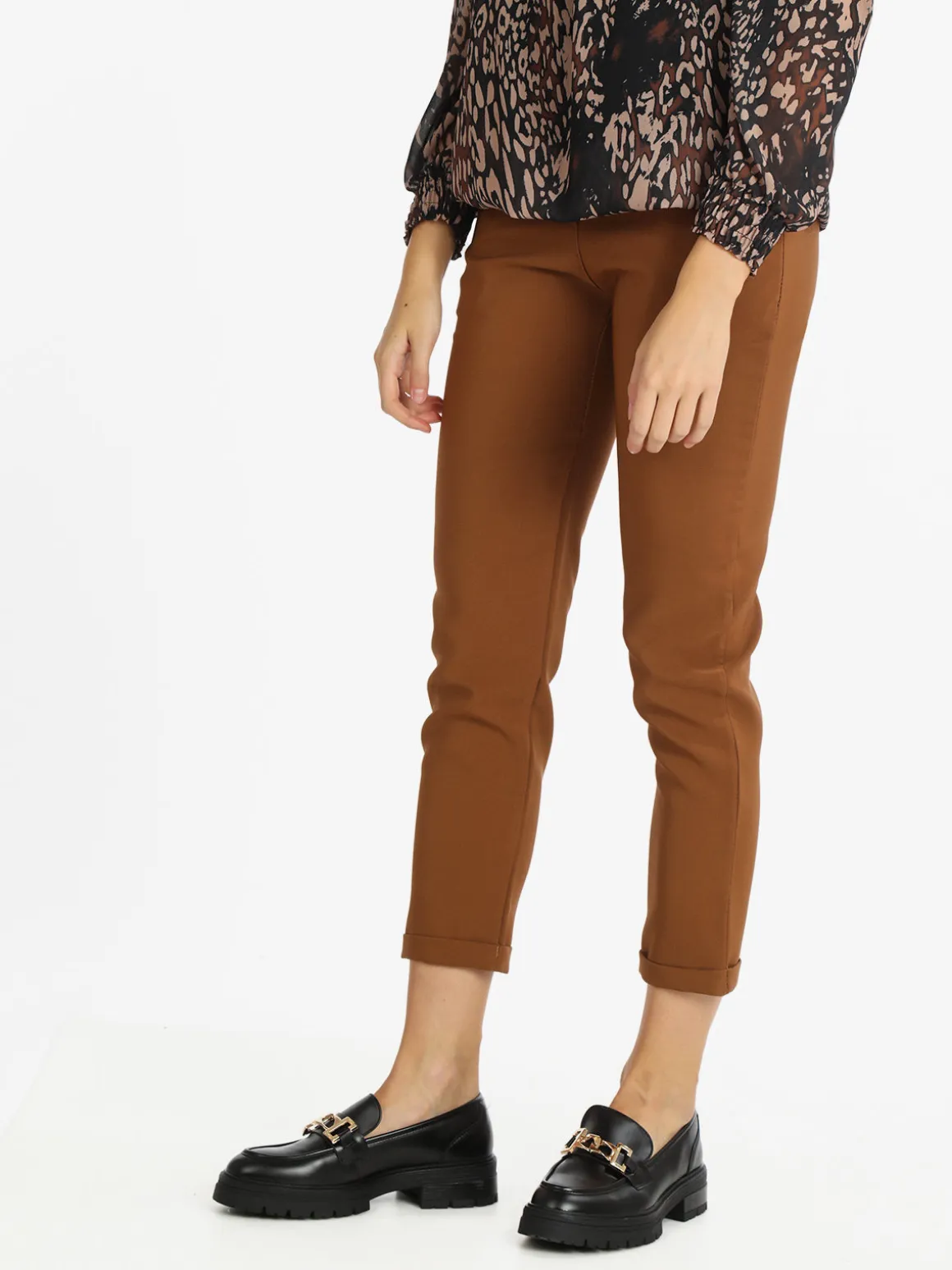 Frenetika Pantaloni cropped da donna con risvolto