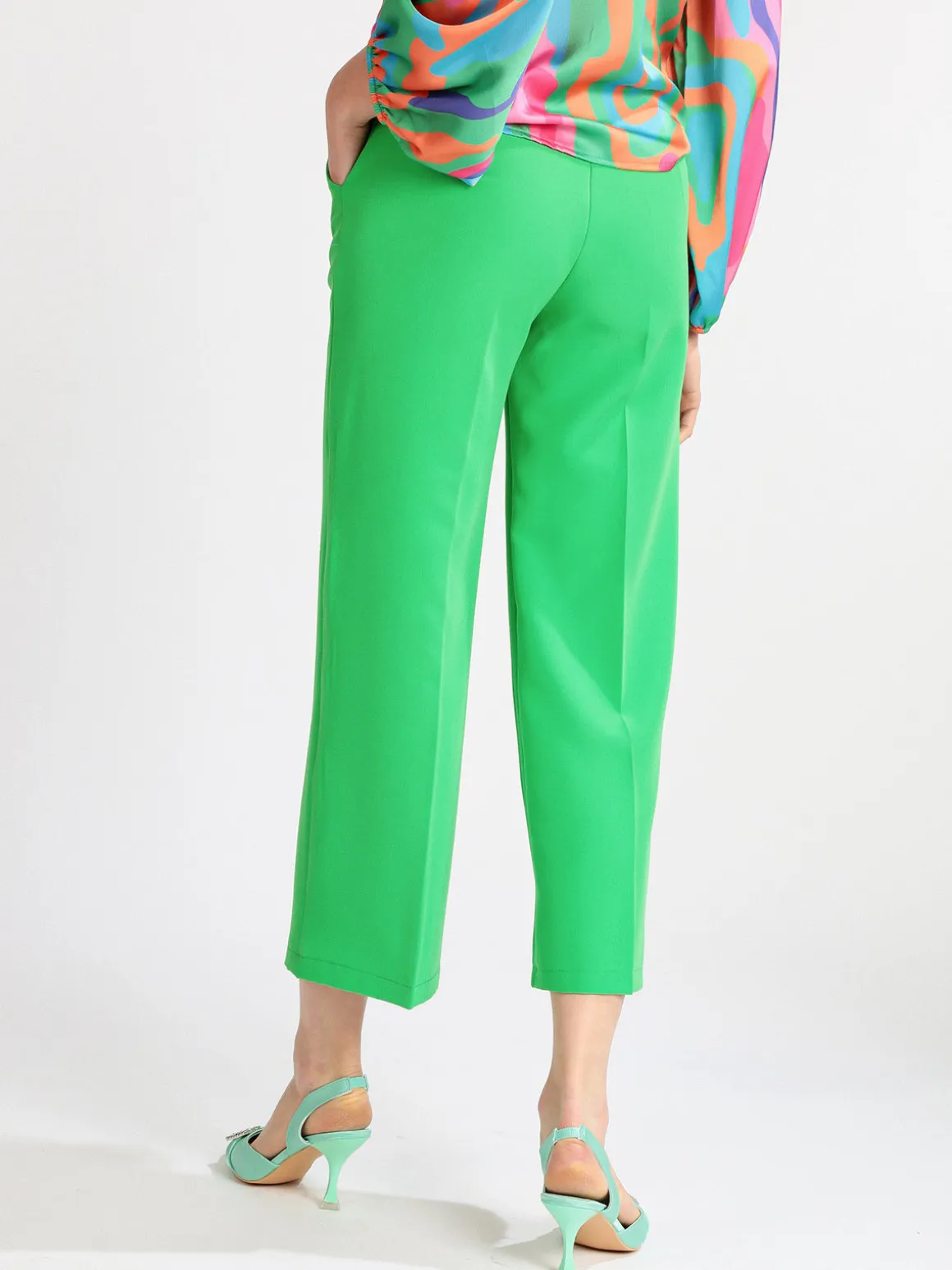 Frenetika Pantaloni cropped da donna