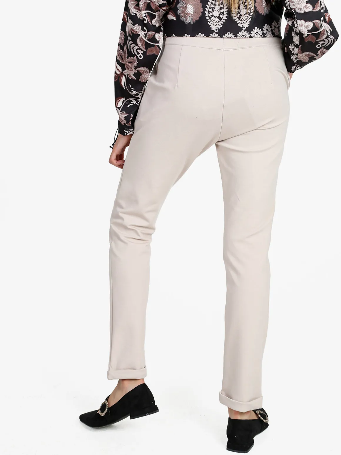 Frenetika Pantaloni donna a vita bassa con risvolto - beige