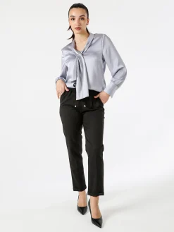 Frenetika Pantaloni donna casual con elastico in vita e risvolto sul finale - nero