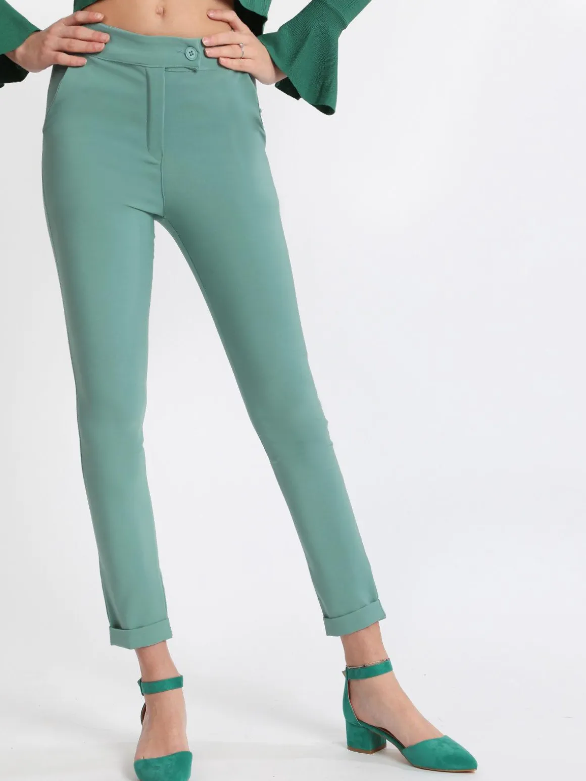 Frenetika Pantaloni eleganti con risvolto