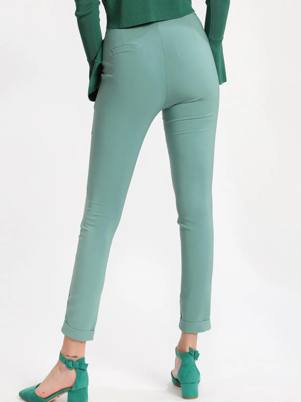 Frenetika Pantaloni eleganti con risvolto