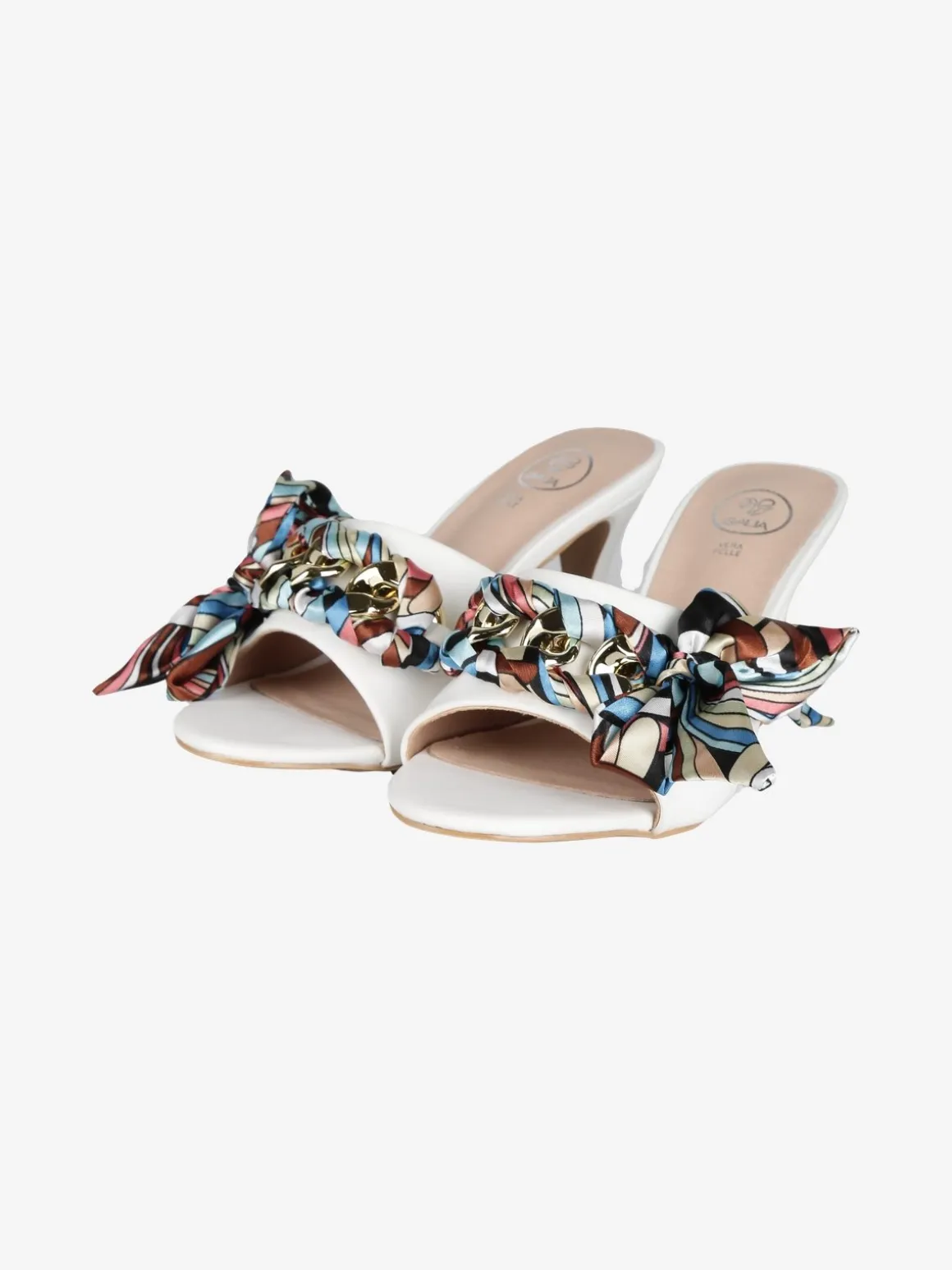 Galia Sabot donna con tacco