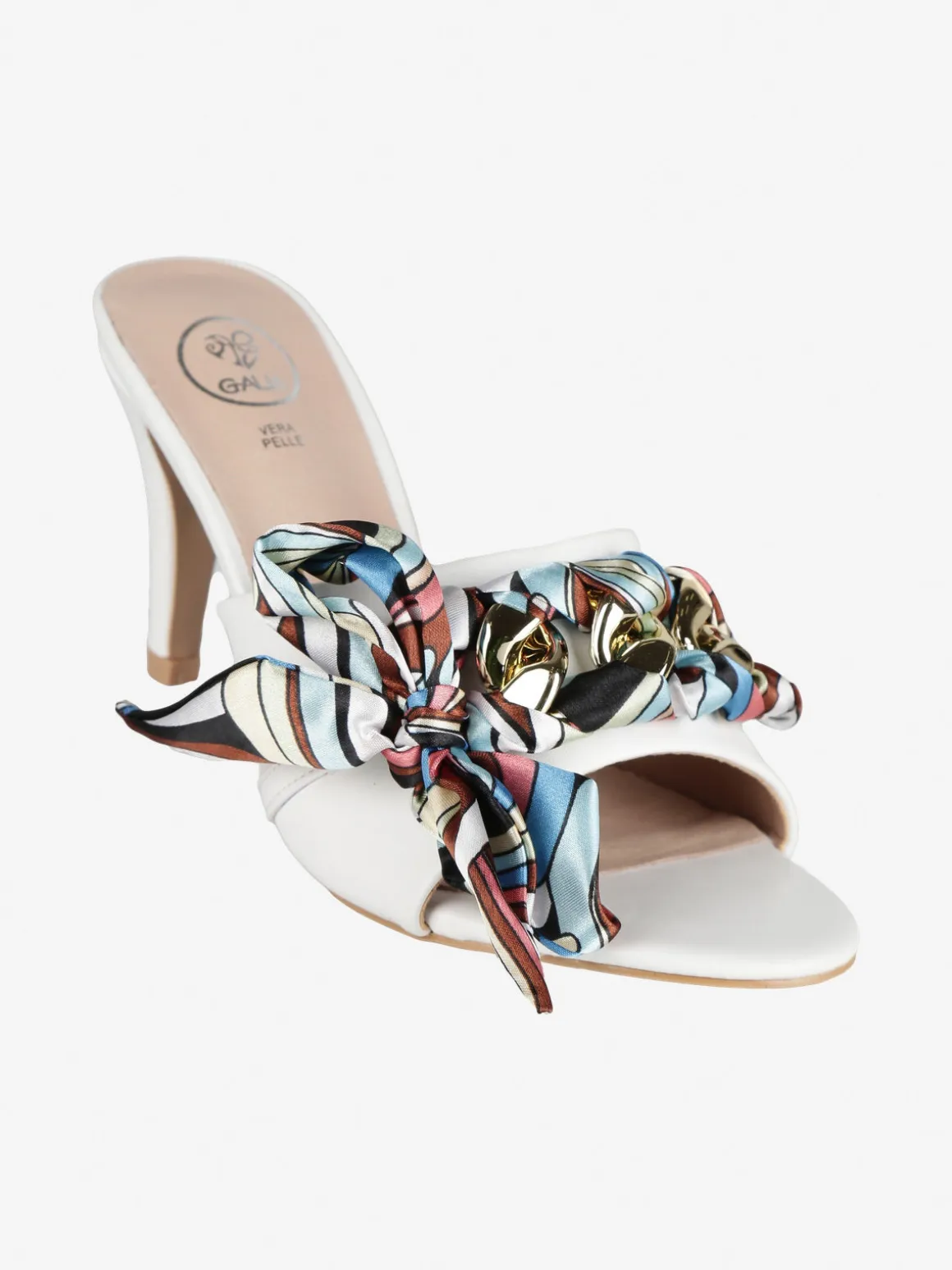 Galia Sabot donna con tacco