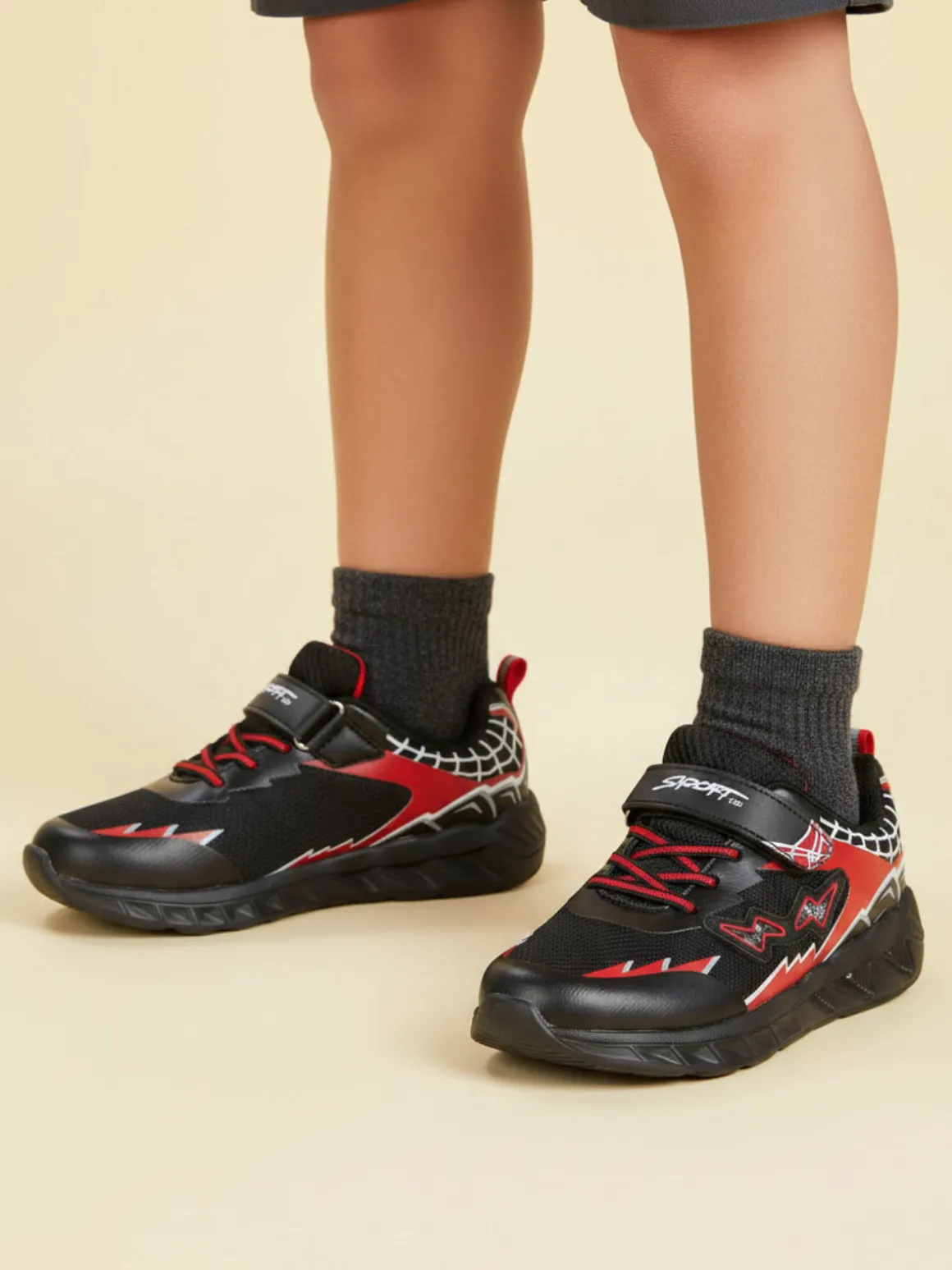 Giardino D'Oro Sneakers da ragazzo con luci e cinturino a strappo - nero