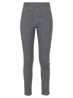 Gladys Jeggins in jeans donna