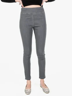 Gladys Jeggins in jeans donna