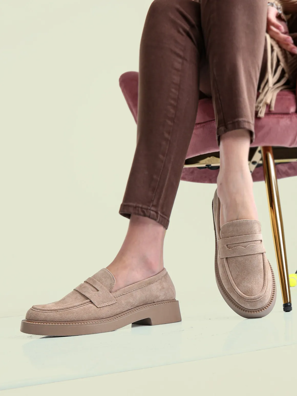 Ideal Shoes Mocassini donna in tessuto scamosciato