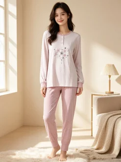 Infiore GALAXY Pigiama lungo da donna in cotone con stampe - panna