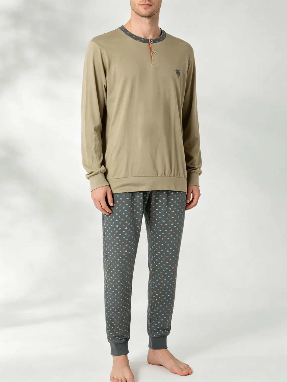 Infioreuomo OASI Pigiama lungo da uomo in cotone jersey - sabbia