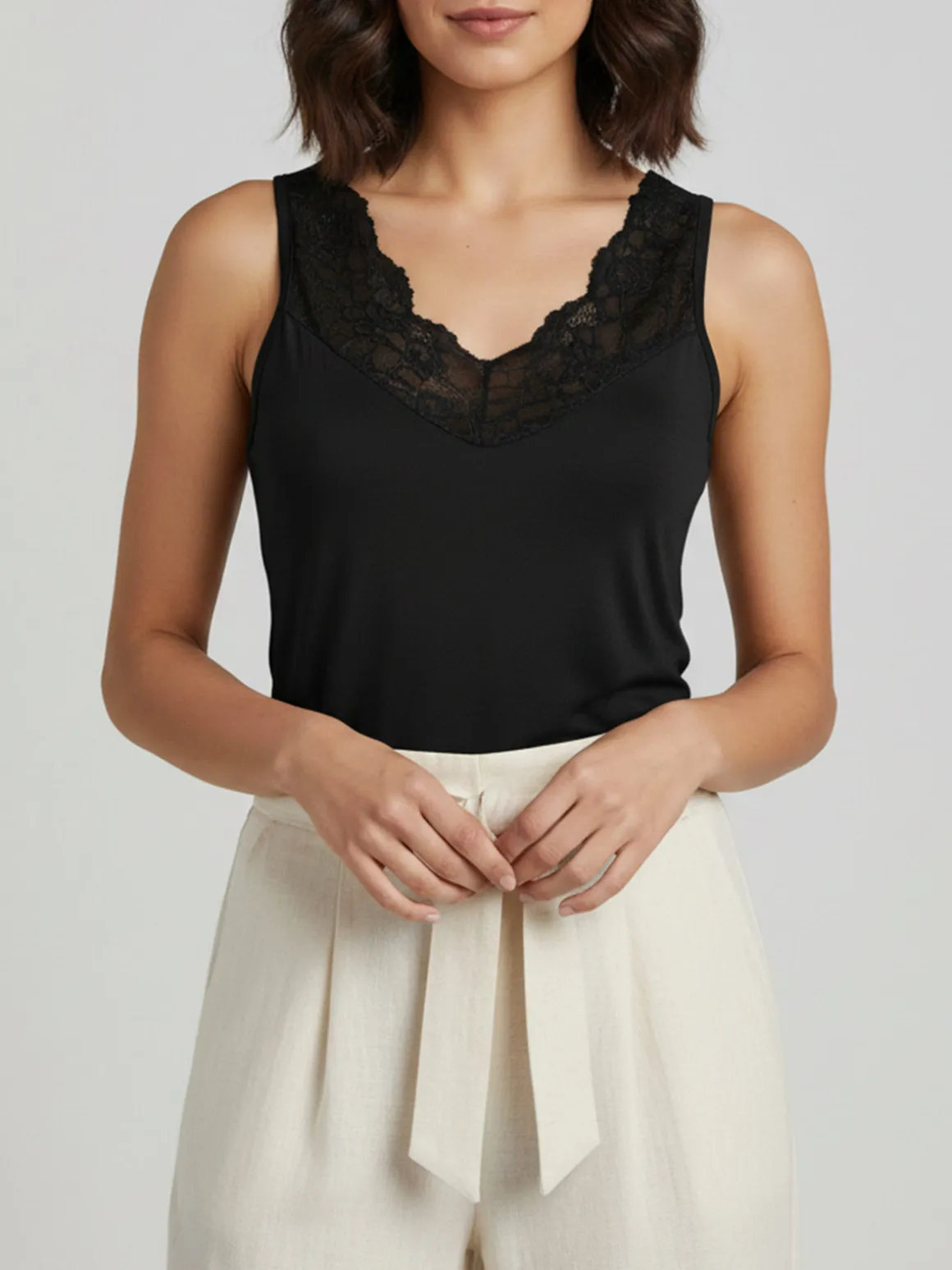 Intimami Top donna a spalla larga con scollo di pizzo - nero