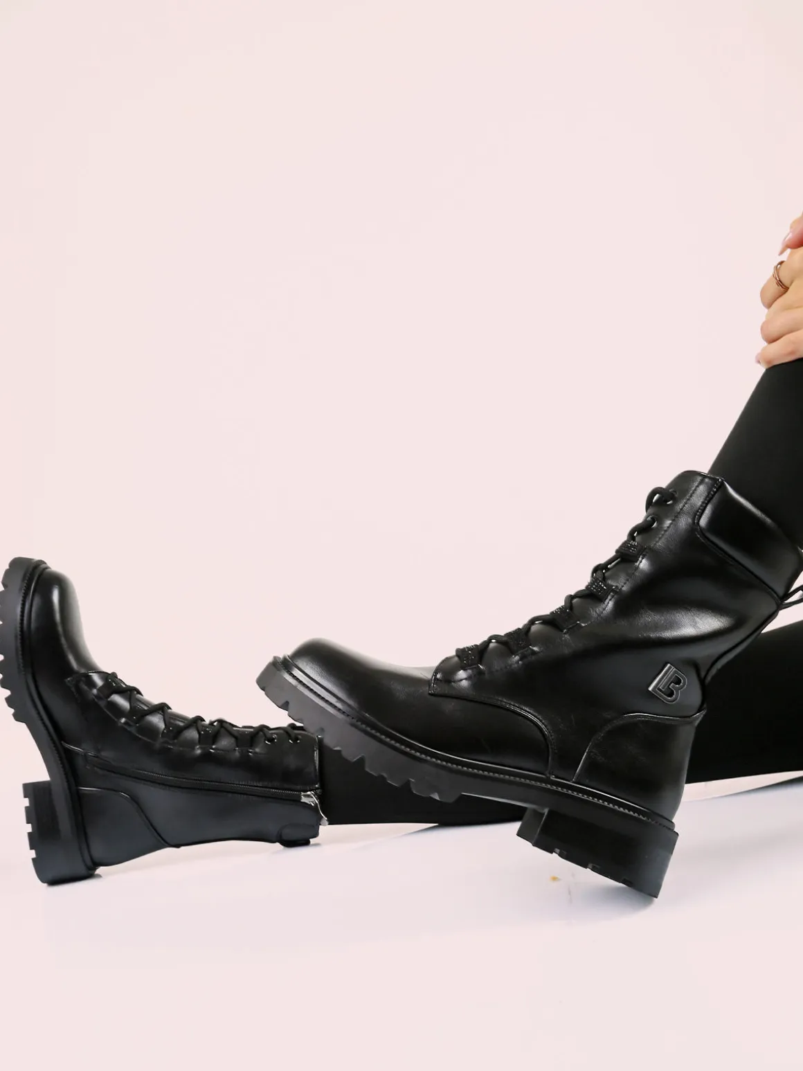 Laura Biagiotti Anfibi donna stringati con zip laterale - nero