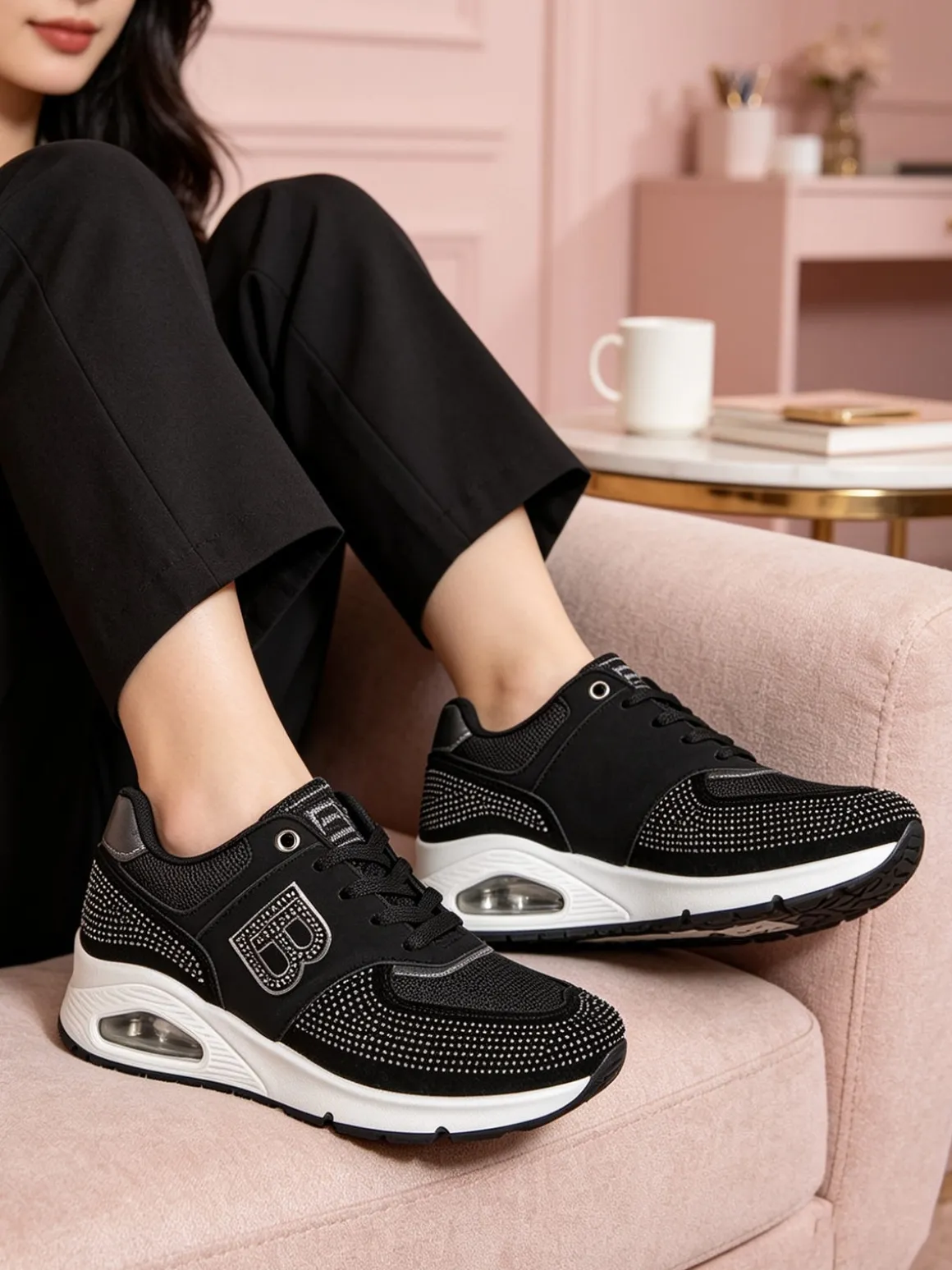 Laura Biagiotti Sneakers donna con micro borchie e zeppa con air - nero