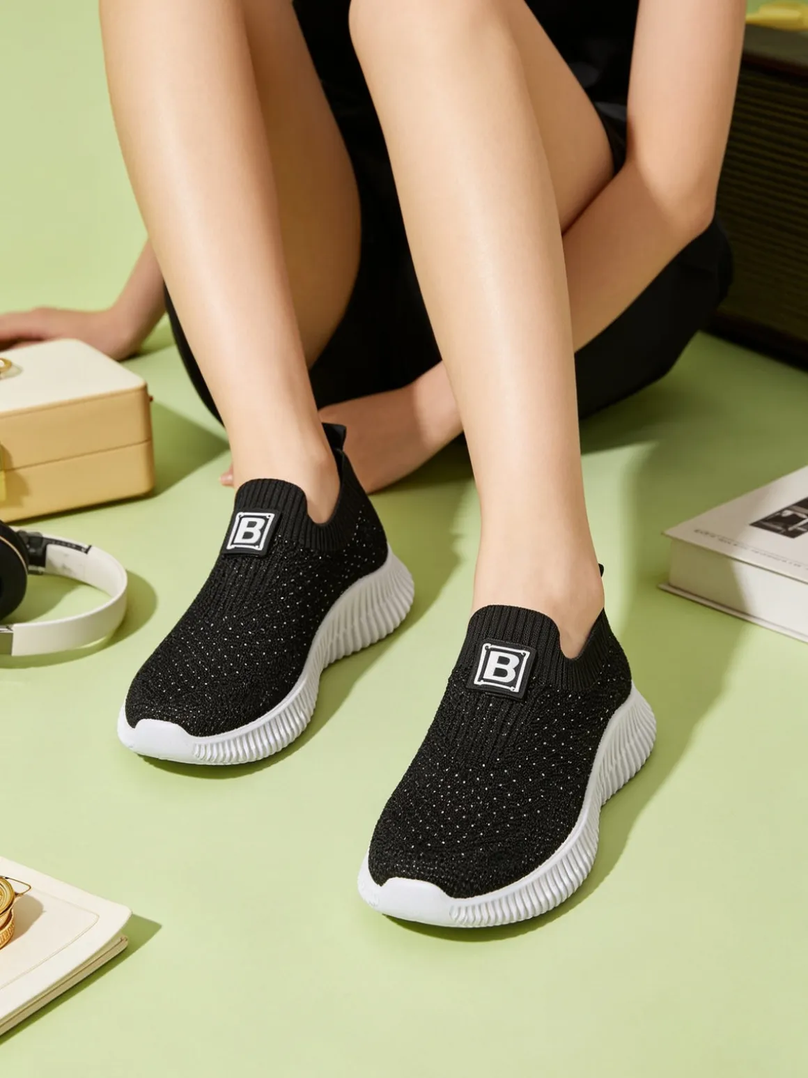 Laura Biagiotti Sneakers donna slip on con borchie - nero