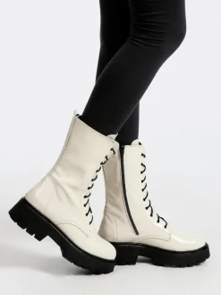 Made In Italy Anfibi in pelle lucida donna con suola carrarmato