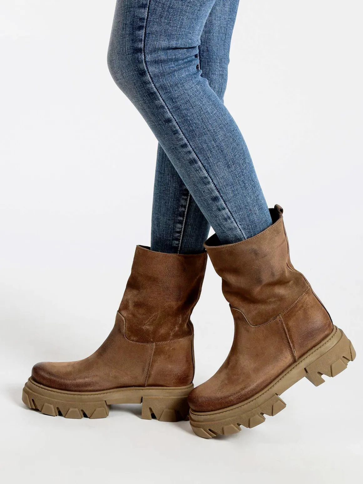 Made In Italy Stivaletti chelsea in pelle scamosciato da donna