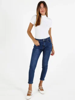 Max & Liu Jeans donna a sigaretta con punto luce sul finale - jeans