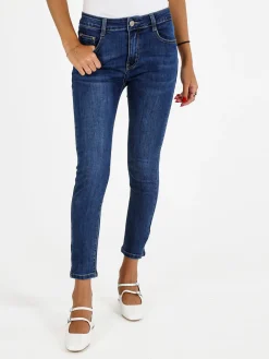 Max & Liu Jeans donna a sigaretta con punto luce sul finale - jeans