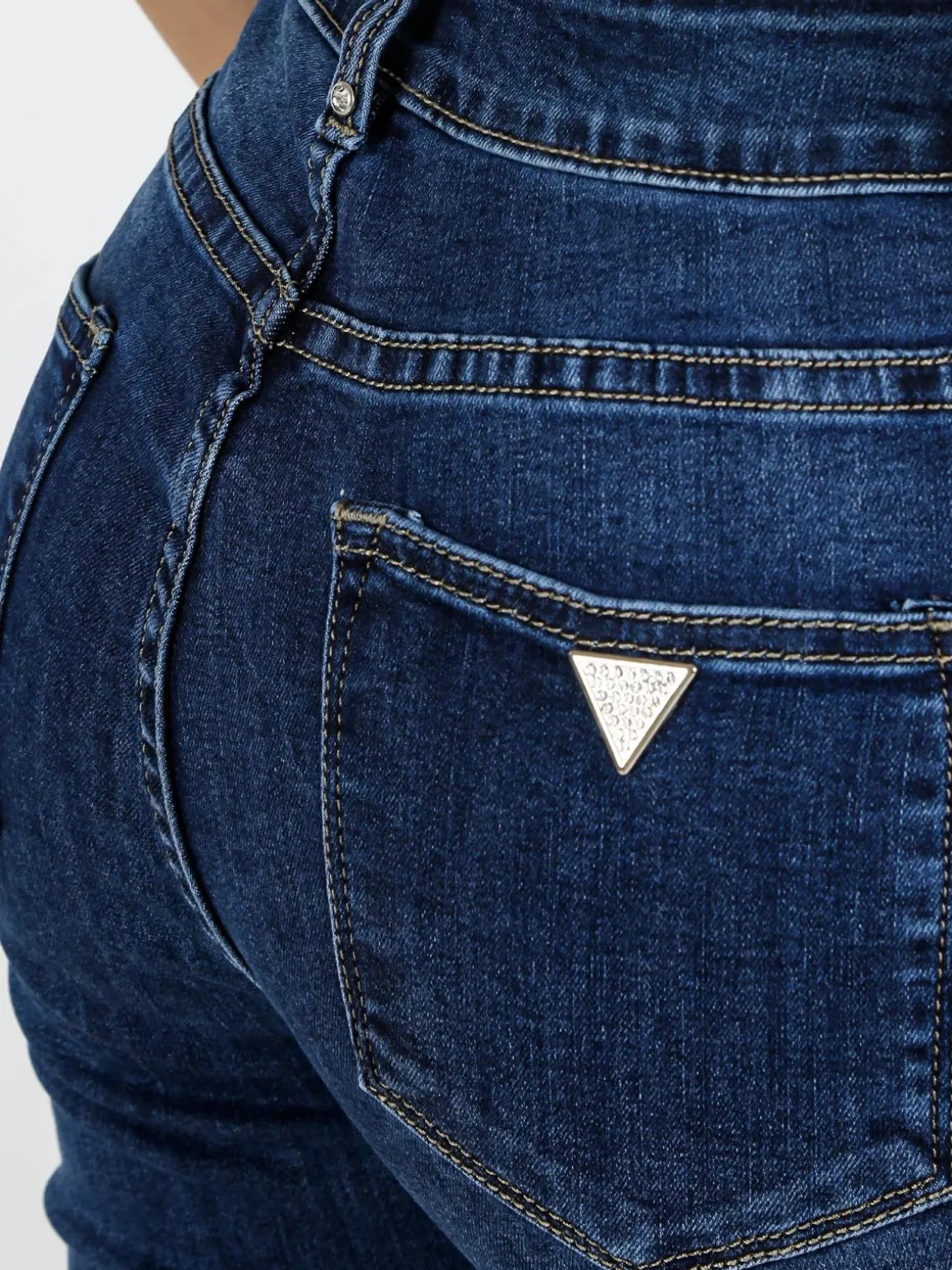 Max & Liu Jeans donna a sigaretta con punto luce sul finale - jeans