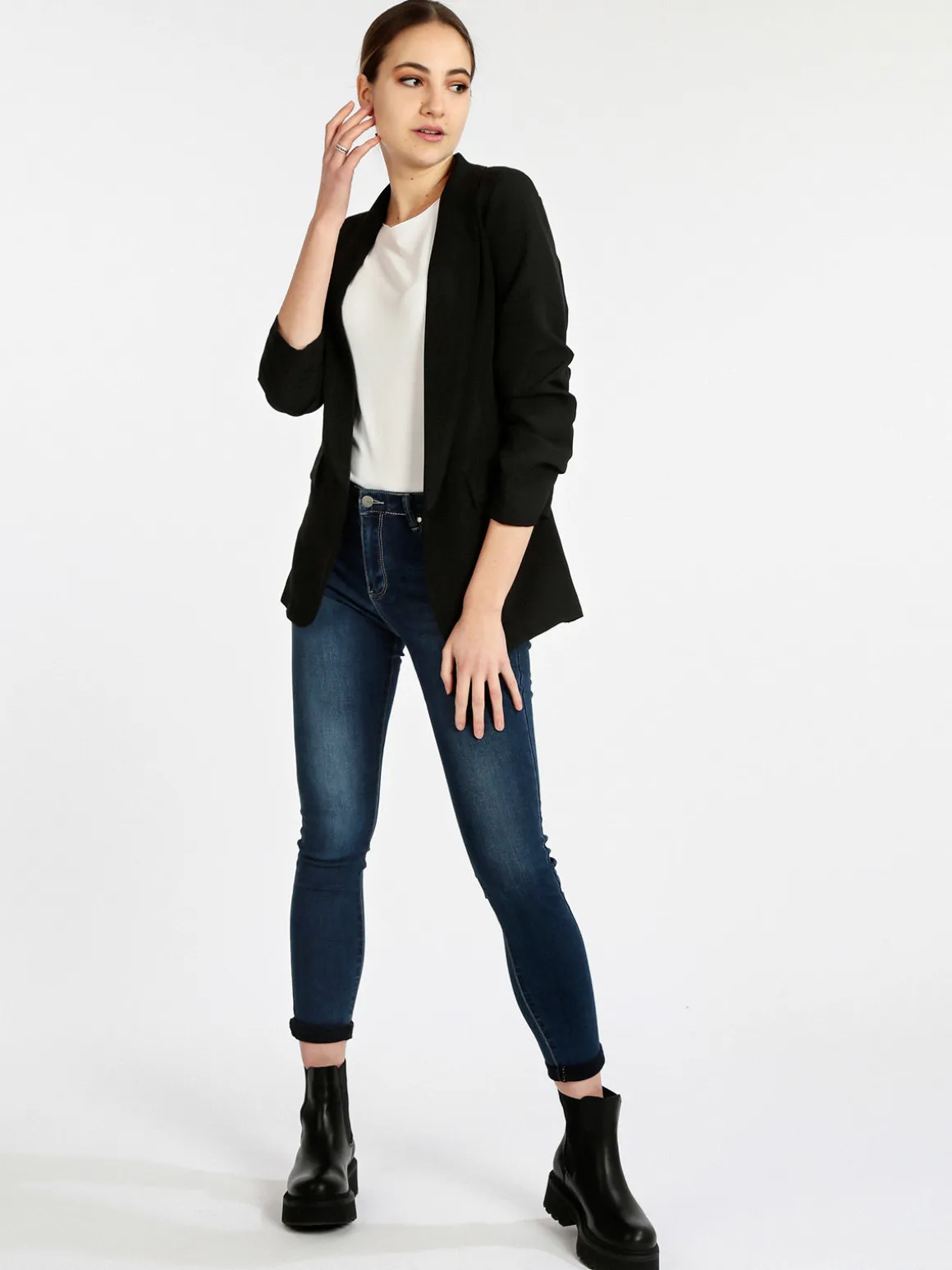 Melitea Blazer donna aperto con maniche arricciate