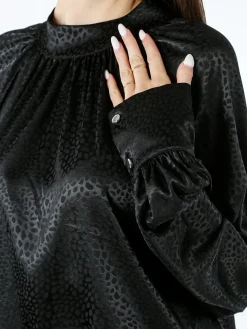 Miss E Co Blusa donna accollata a maniche lunghe linea curvy - nero