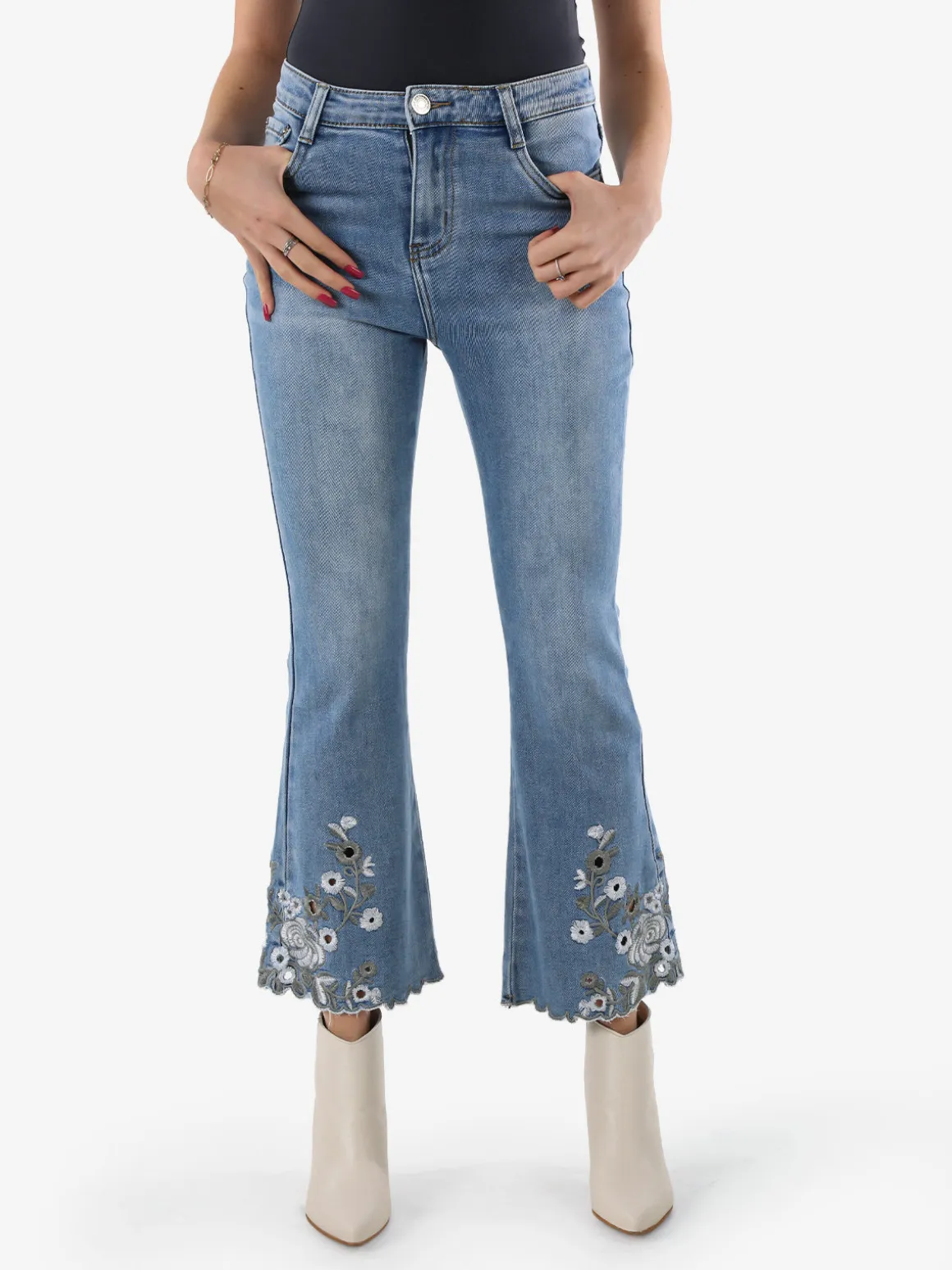 Miss Sister Jeans donna crop a zampa con ricami sul fondo - jeans