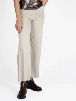 Monique Jeans donna a vita alta e gamba larga