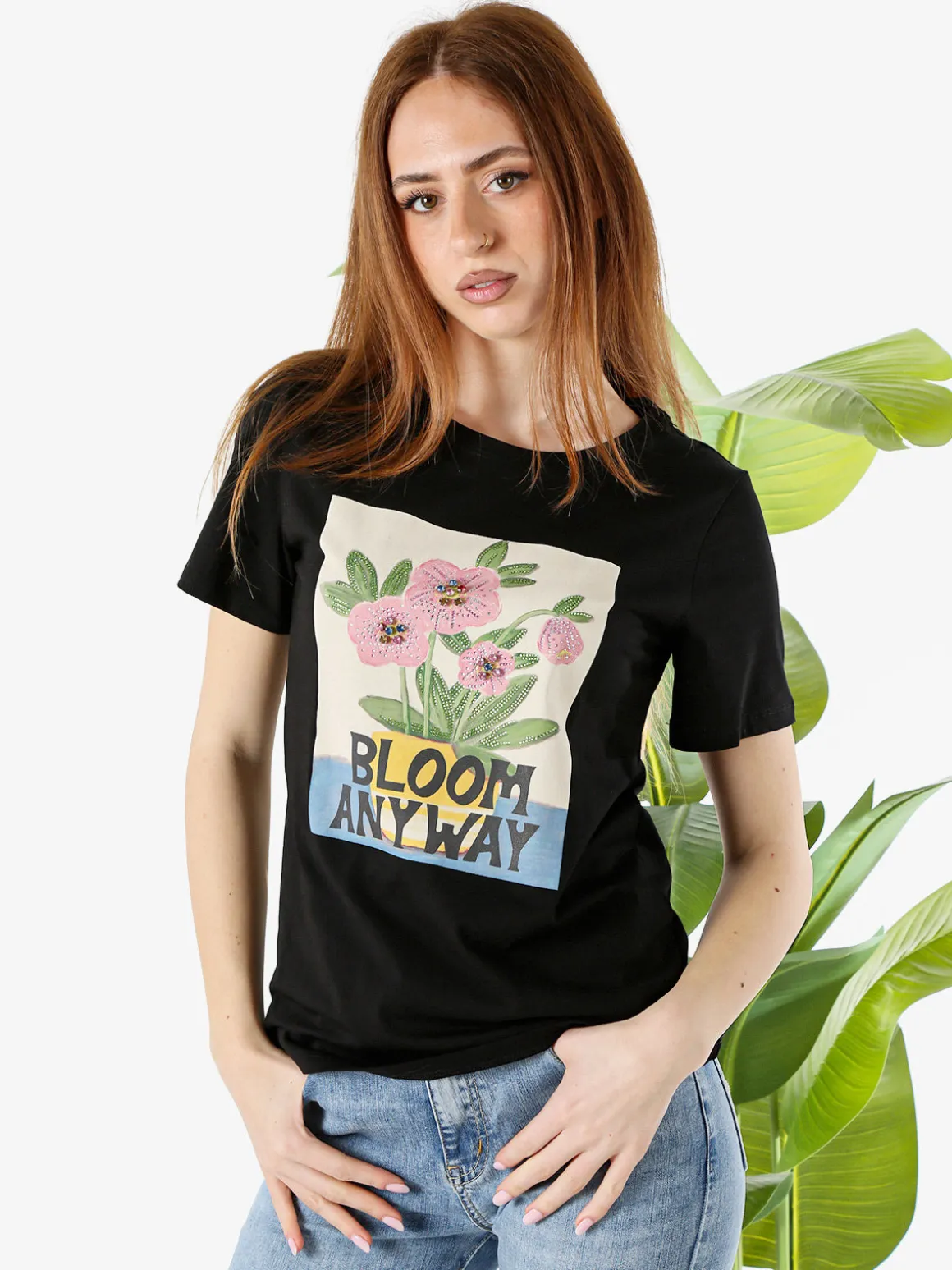 Monte Cervino T-shirt da donna in cotone con stampa fiori e strass - nero