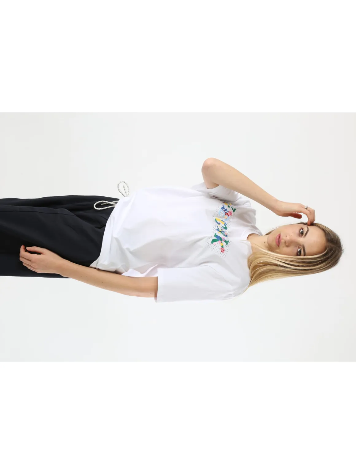 Monte Cervino T-shirt donna in cotone oversize con ricami e strass - azzurro