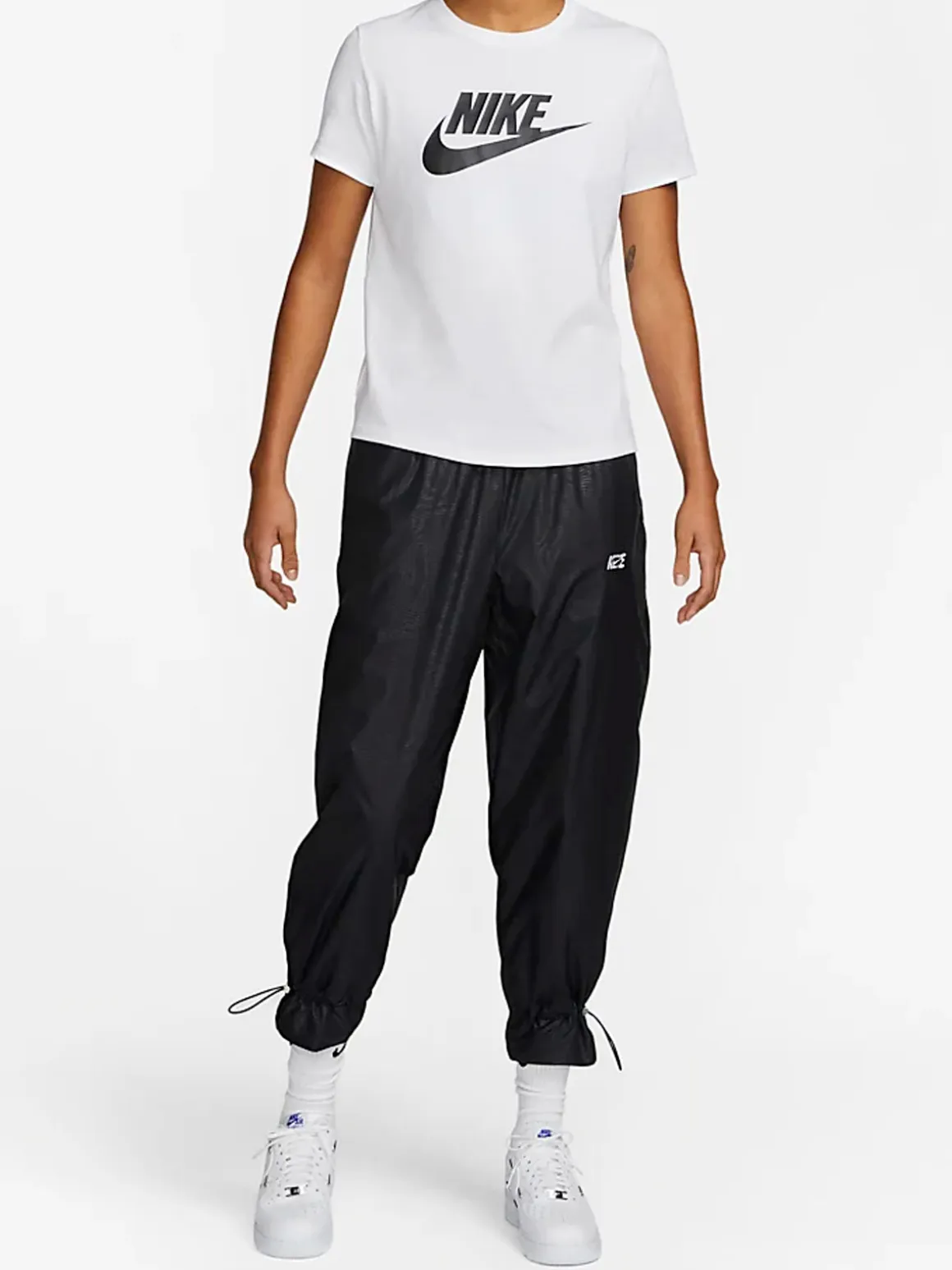 Nike Sportswear Essentials t-shirt donna con logo