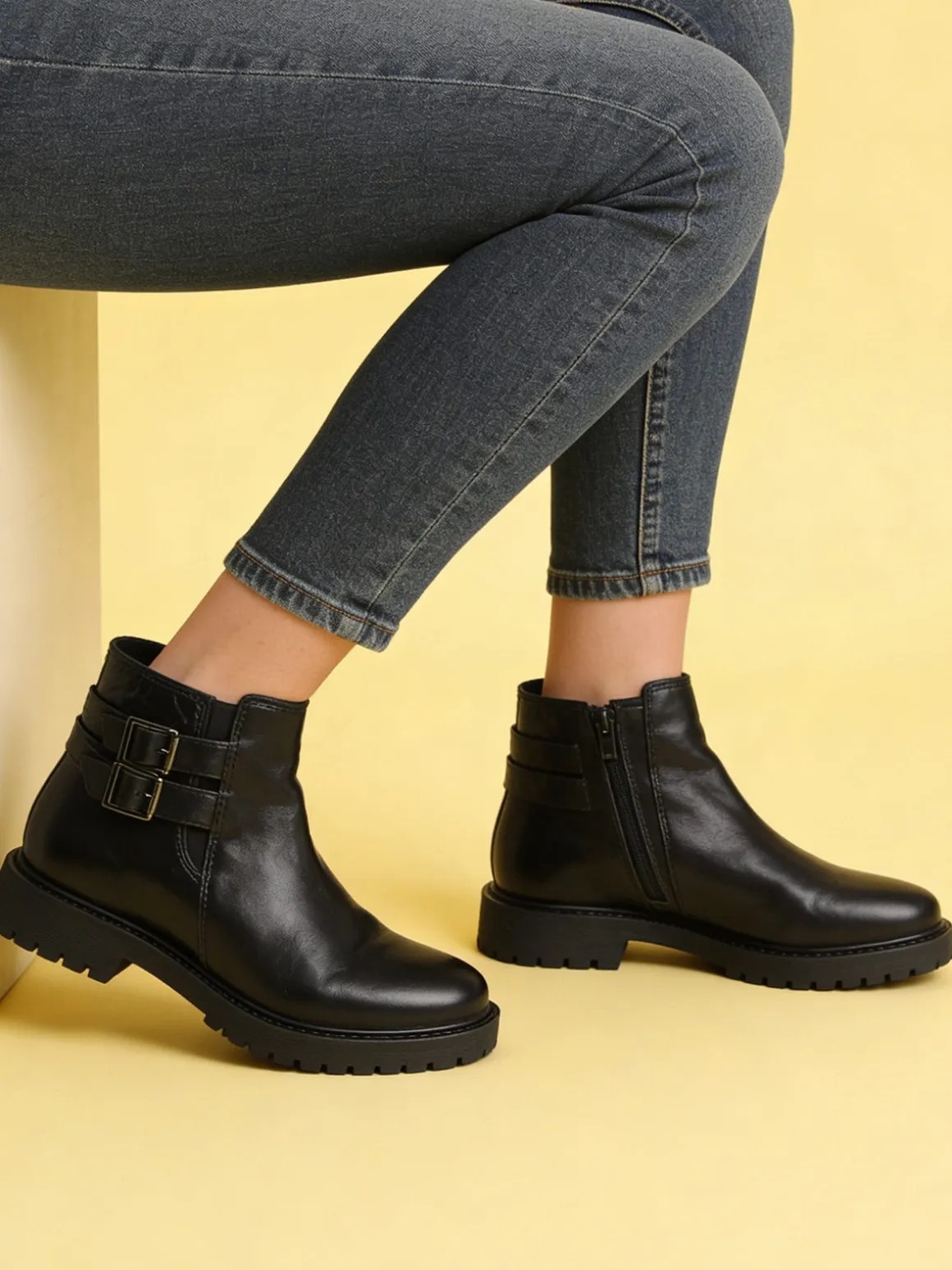 Posch Stivaletti donna in pelle con doppia fibbia e zip - nero