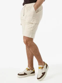 Rifle Bermuda da uomo in felpa con tasconi laterali - beige