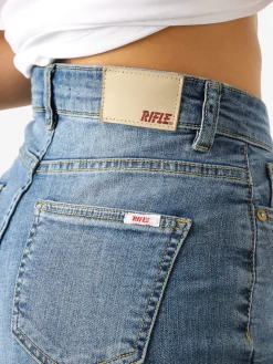 Rifle Bermuda di jeans da donna con finale sfrangiato - jeans