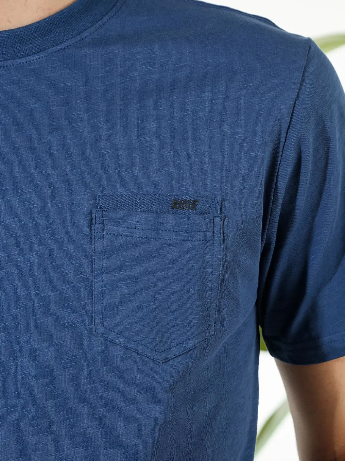 Rifle T-shirt da uomo in cotone con taschino - blu